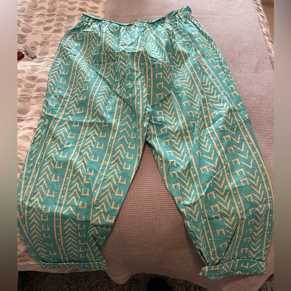 Paper bag patterned pants - Picture 3 of 3